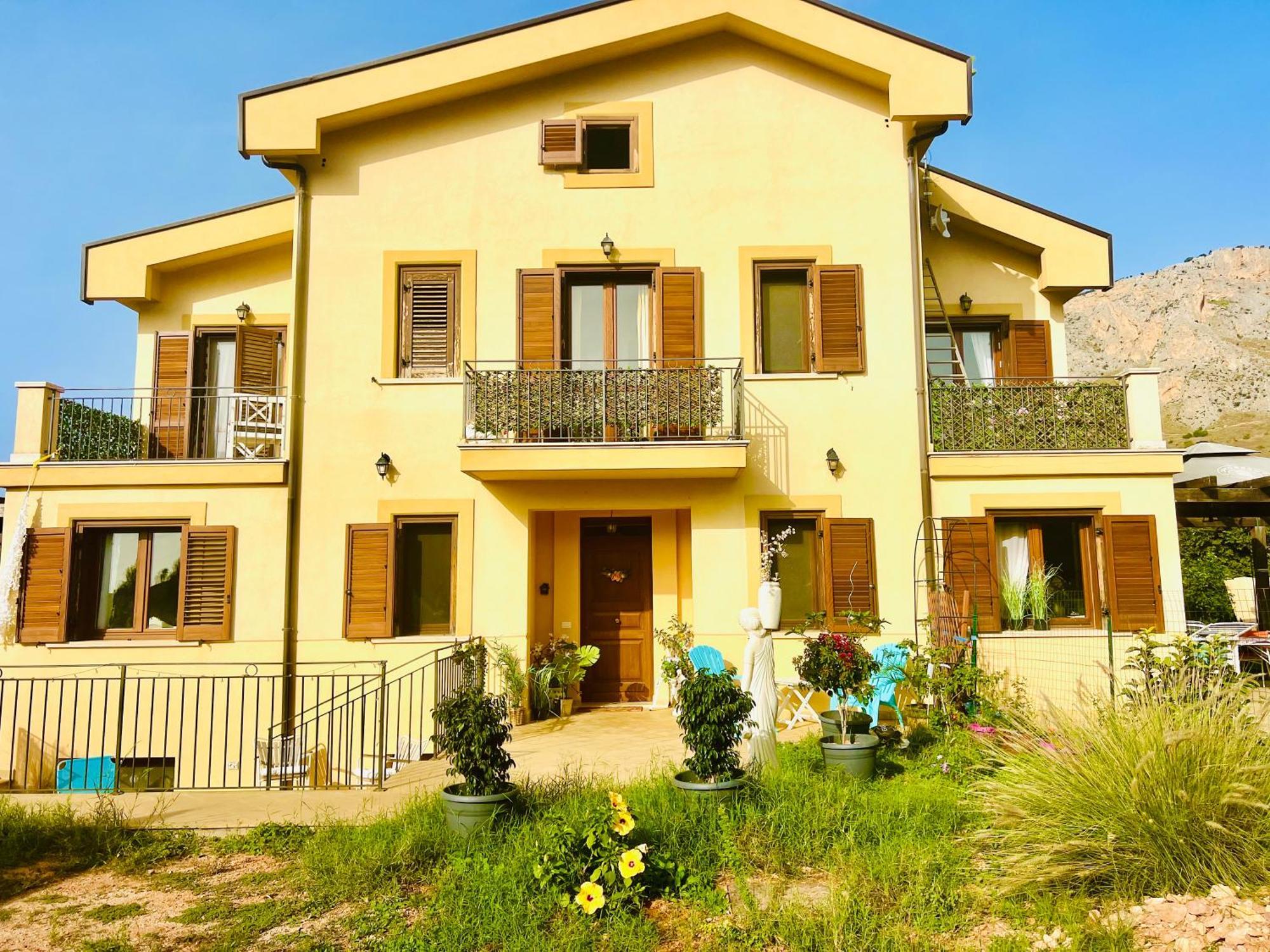 Esmaraldas House Of Love Terrasini Exterior photo